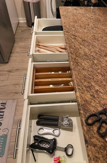 Beautiful/Spacious 2 Bedroom Houston Near Galleria Luaran gambar
