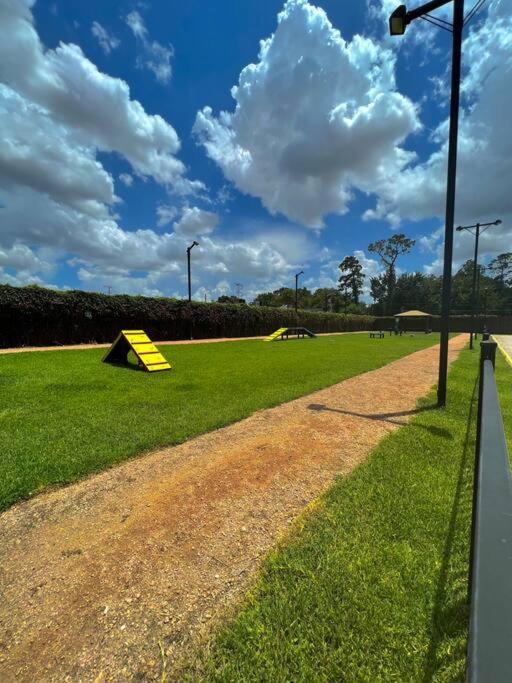 Beautiful/Spacious 2 Bedroom Houston Near Galleria Luaran gambar