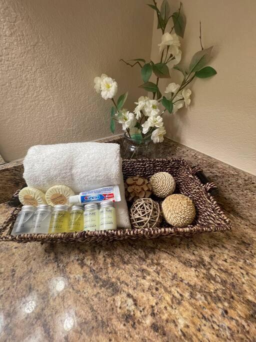 Beautiful/Spacious 2 Bedroom Houston Near Galleria Luaran gambar